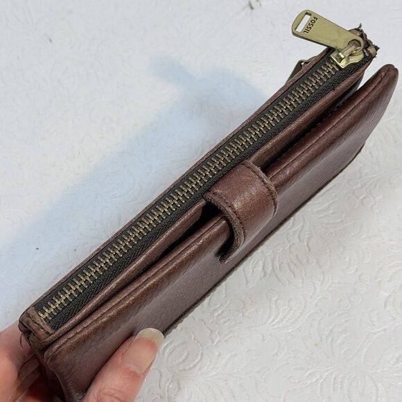 Fossil Brown Leather Wallet Snap Tab Close - Picture 9 of 14